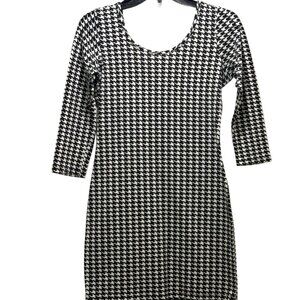 Black | White Houndstooth Fitted Dress Size M